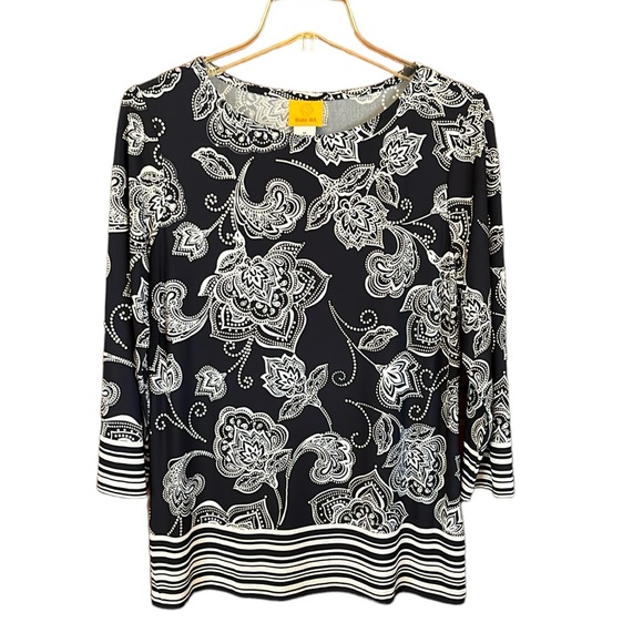 Ruby Rd. Women’s navy and white floral 3/4 sleeve top raised white dot Size M - Picture 1 of 6